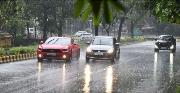 IMD Issues Heavy Rainfall Alert for 13 States Amid Cyclonic Circulation Over Bay of Bengal