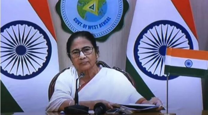 West Bengal Passes Bill Allowing Women to Work in Bars