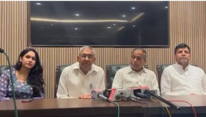 AAP Faces Major Blow as 15 Councillors Quit, Launch Indraprastha Vikas Party