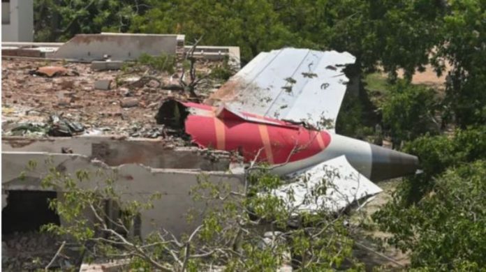 Investigators Probe Possible Dual Engine Failure in Deadly Air India Crash